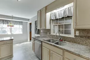 1301 Renee Dr SW, Lilburn, GA 30047 - Photo 15