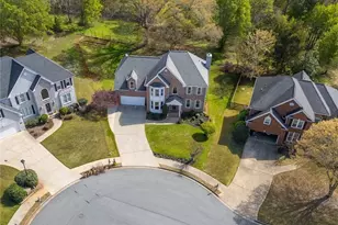 555 Hembree Grove Overlook, Roswell, GA 30076 - Photo 3