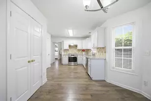 1811 Hayden Mill Ct, Lawrenceville, GA 30043 - Photo 7