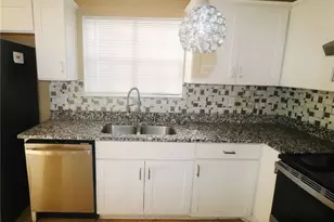 948 Lake Dr Ct, Stone Mountain, GA 30088 - Photo 29