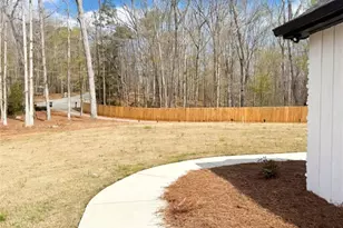 2725 Glendale Dr NE, Conyers, GA 30013 - Photo 9