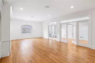 3685 Peachtree Rd NE, Atlanta, GA 30319 - Photo 11