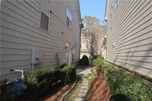 4334 Bellview Ln, Duluth, GA 30097 - Photo 3