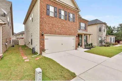 7736 Volion Drive, Fairburn, GA 30213 - Photo 3