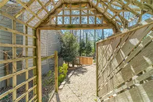 1377 Candlelite Ln, Snellville, GA 30078 - Photo 57