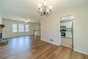 1377 Candlelite Ln, Snellville, GA 30078 - Photo 13