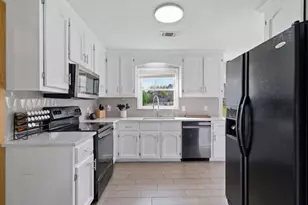 1223 Cabot's Dr, Auburn, GA 30011 - Photo 9