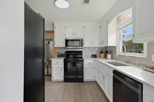 1223 Cabot's Dr, Auburn, GA 30011 - Photo 11