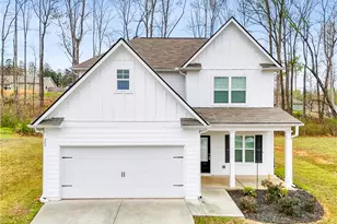 207 Finley Dr, Commerce, GA 30529 - Photo 1