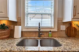 7435 Jamestown Dr, Alpharetta, GA 30005 - Photo 17