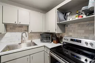 3060 Pharr Ct, Atlanta, GA 30305 - Photo 11