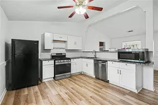 400 Hemlock Dr, Lawrenceville, GA 30046 - Photo 3