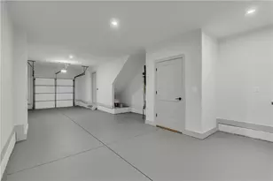 152 Chestnut Cir, Atlanta, GA 30342 - Photo 39