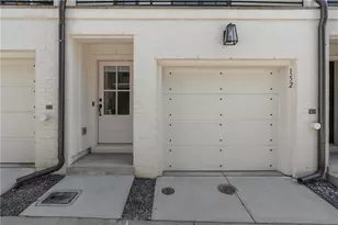 152 Chestnut Cir, Atlanta, GA 30342 - Photo 3