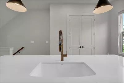 152 Chestnut Circle, Atlanta, GA 30342 - Photo 13