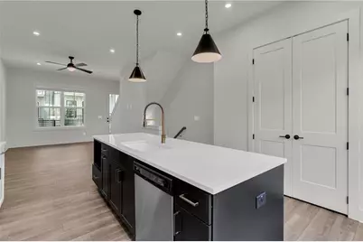 152 Chestnut Circle, Atlanta, GA 30342 - Photo 9