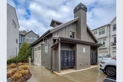 152 Chestnut Circle, Atlanta, GA 30342 - Photo 41