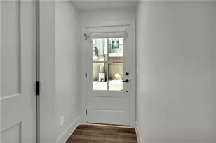 152 Chestnut Cir, Atlanta, GA 30342 - Photo 5