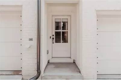 152 Chestnut Circle, Atlanta, GA 30342 - Photo 3