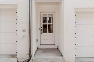 152 Chestnut Cir, Atlanta, GA 30342 - Photo 3