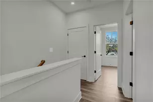 152 Chestnut Cir, Atlanta, GA 30342 - Photo 21