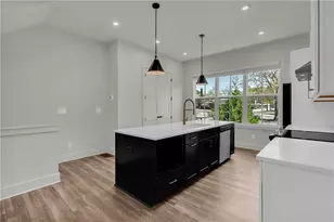 152 Chestnut Cir, Atlanta, GA 30342 - Photo 9