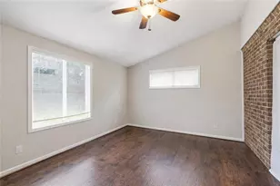 1373 Sanden Ferry Dr, Decatur, GA 30033 - Photo 9