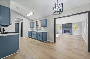 7823 Chase Woods Dr, Jonesboro, GA 30236 - Photo 9