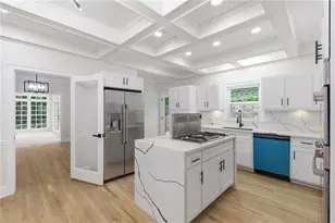 7170 Riverside Dr, Sandy Springs, GA 30328 - Photo 17