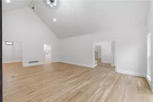 7170 Riverside Dr, Sandy Springs, GA 30328 - Photo 11