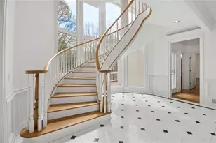 8500 Valemont Dr, Sandy Springs, GA 30350 - Photo 5