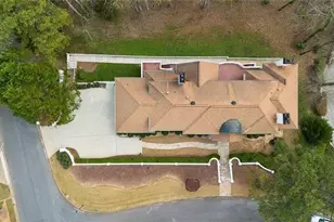 8500 Valemont Dr, Sandy Springs, GA 30350 - Photo 57