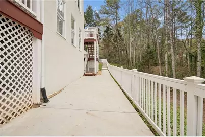 8500 Valemont Drive, Sandy Springs, GA 30350 - Photo 55