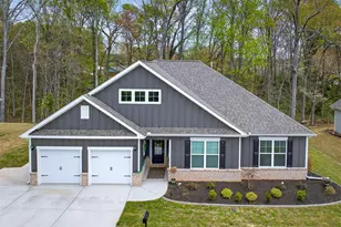 118 Golden Oaks Dr, Hartwell, GA 30643 - Photo 1