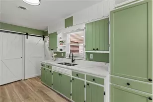 628 S Evelyn Pl NW, Atlanta, GA 30318 - Photo 7