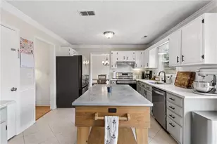 609 Farmbrook Trail NE, Kennesaw, GA 30144 - Photo 11