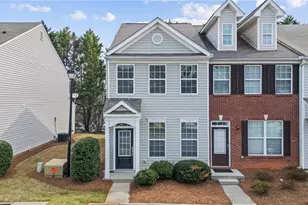 2743 Heathrow Dr, Lawrenceville, GA 30043 - Photo 3