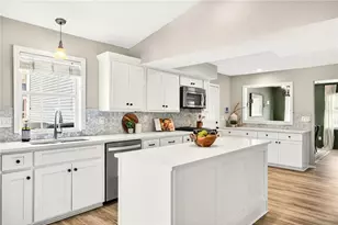 240 Park Bridge Ln, Roswell, GA 30075 - Photo 9