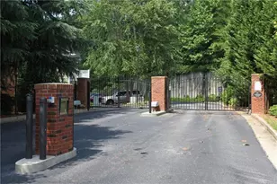 205 Streamside Dr, Roswell, GA 30076 - Photo 29