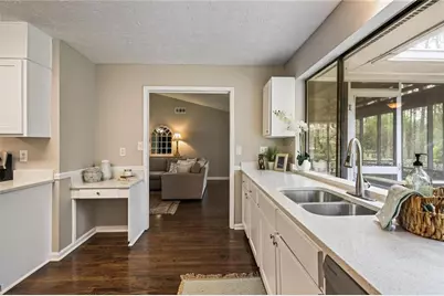 785 E Hembree Crossing, Roswell, GA 30076 - Photo 7