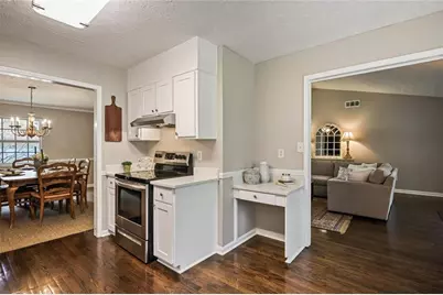 785 E Hembree Crossing, Roswell, GA 30076 - Photo 9