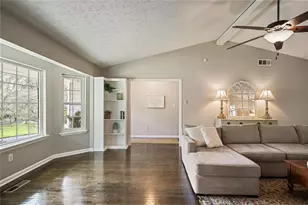 785 E Hembree Crossing, Roswell, GA 30076 - Photo 3