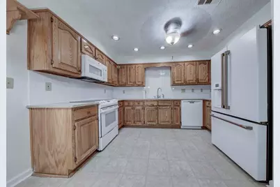 166 Maribeau Square NW, Atlanta, GA 30327 - Photo 15