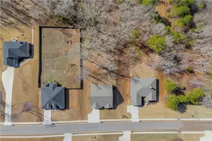 371 River Mansion Dr, Jefferson, GA 30549 - Photo 7