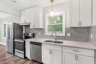 2861 Forrest Hills Dr SW, Atlanta, GA 30315 - Photo 11