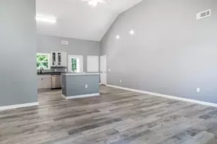 201 Deerfield Ln, Carrollton, GA 30116 - Photo 3