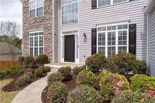 816 Pond View Ln, Sugar Hill, GA 30518 - Photo 3