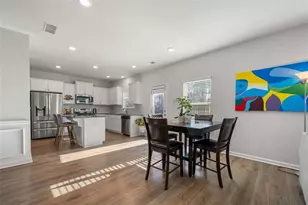 925 Lakehaven Ln, Loganville, GA 30052 - Photo 7