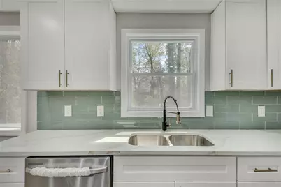 3394 Dearwood Drive SW, Lilburn, GA 30047 - Photo 15