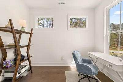 8290 Creekside Overlook Drive, Gainesville, GA 30506 - Photo 13